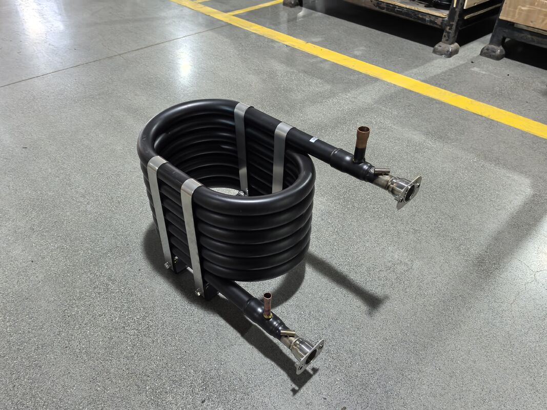 R134a रेफ्रिजरेंट प्रकार समाक्षीय हीट एक्सचेंजर स्प्रे ब्लैक एंटीरोस्ट पेंट और पानी के दबाव 1.0Mpa के साथ HVAC सिस्टम के लिए आदर्श