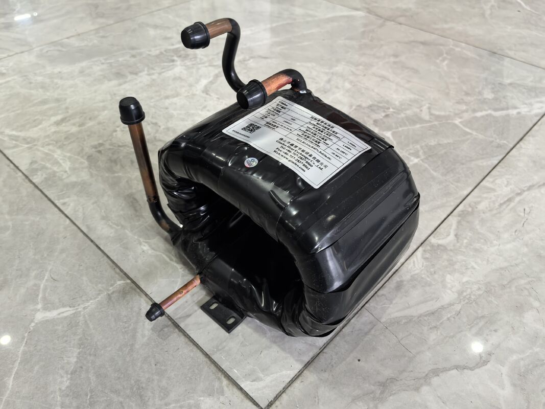 पानी का दबाव 1.0Mpa समाक्षीय हीट एक्सचेंजर प्रदान करना ट्यूब दीवार मोटाई 1.2 से 2.0 मिमी और शीतलन के लिए ऊर्ध्वाधर या क्षैतिज स्थापना अभिविन्यास